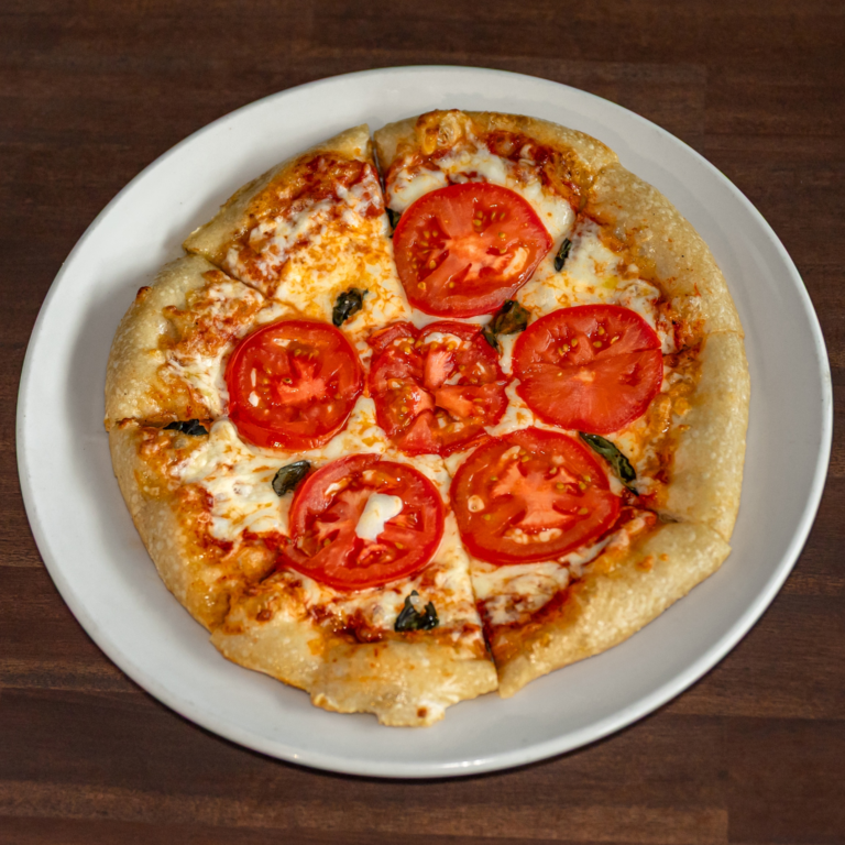 BeertailsKitchen&Bar_MargheritaPizza2_2880x2304