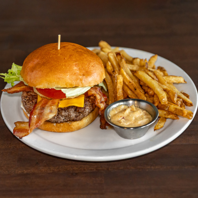 BeertailsKitchen&Bar_PattyPounder_2880x2304